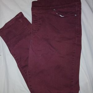 Levi's Women's Skinny Jeans in Deep Burgundy
